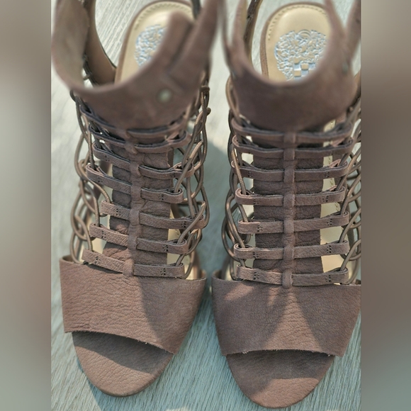 VV Evel Vince Camuto Heels - Picture 4 of 7